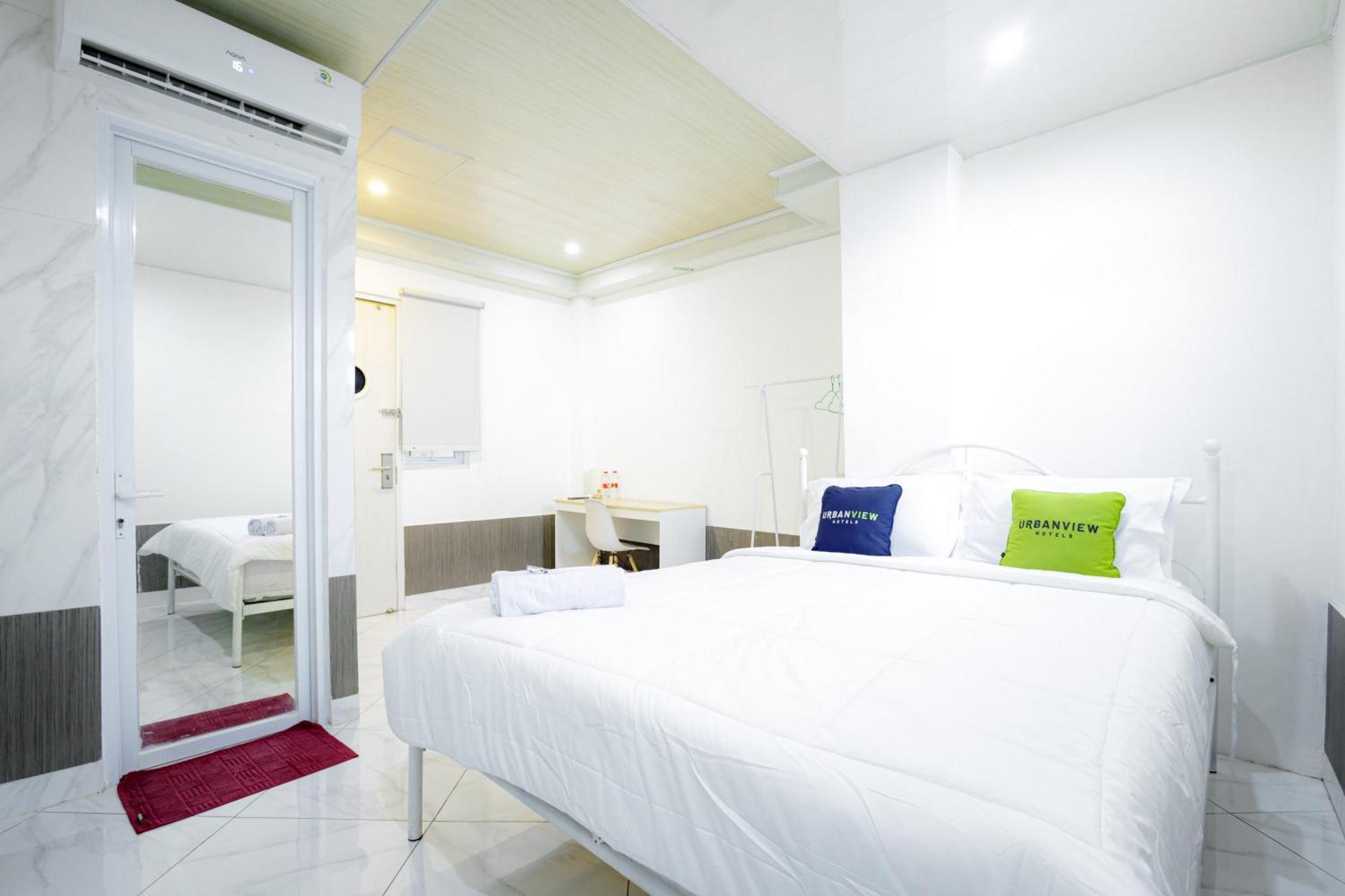 Urbanview Hotel Kota Tua Jakarta Extérieur photo
