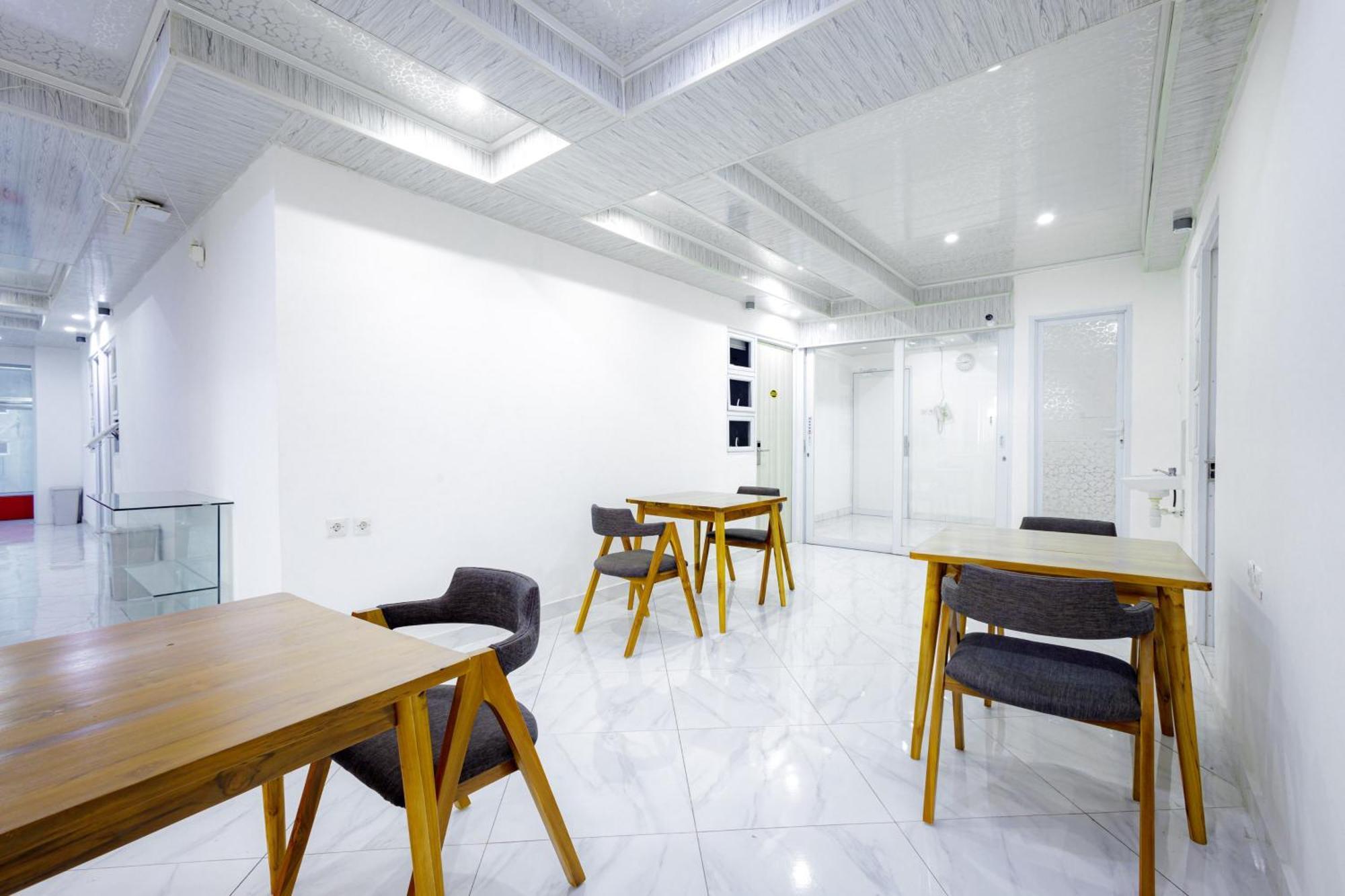Urbanview Hotel Kota Tua Jakarta Extérieur photo